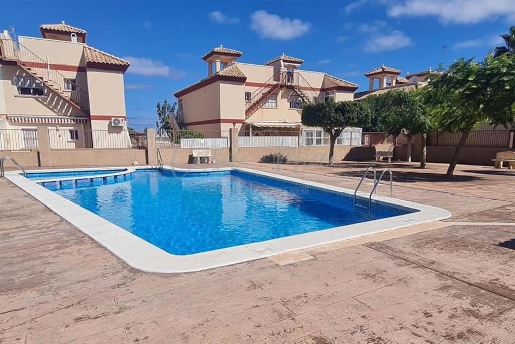 Agreable Appartement Avec Piscine Commune San Pedro del Pinatar Exterior photo